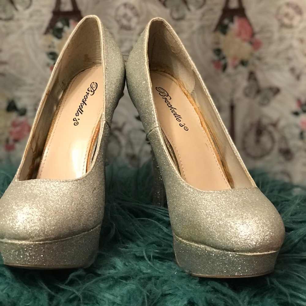 Heels - Picture 2 of 2